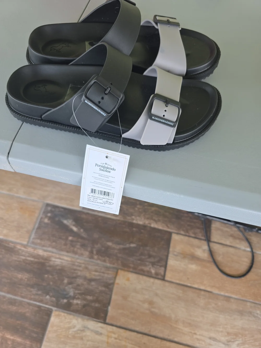Women ’s Two-Tone Adjustable Slide Sandals - Black & Light Gray